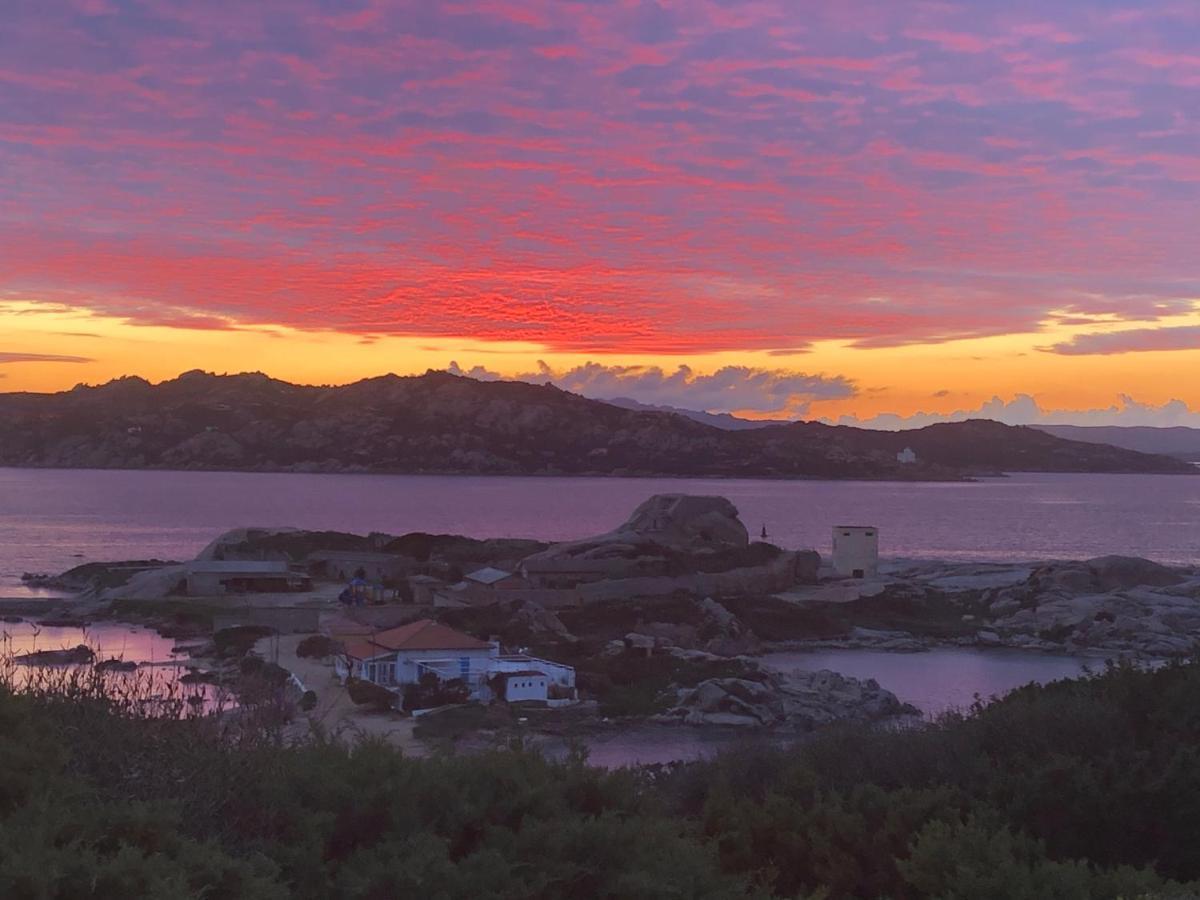 A Punta Tegge Il Mare La Spiaggia Il Tramonto La Maddalena  Dış mekan fotoğraf