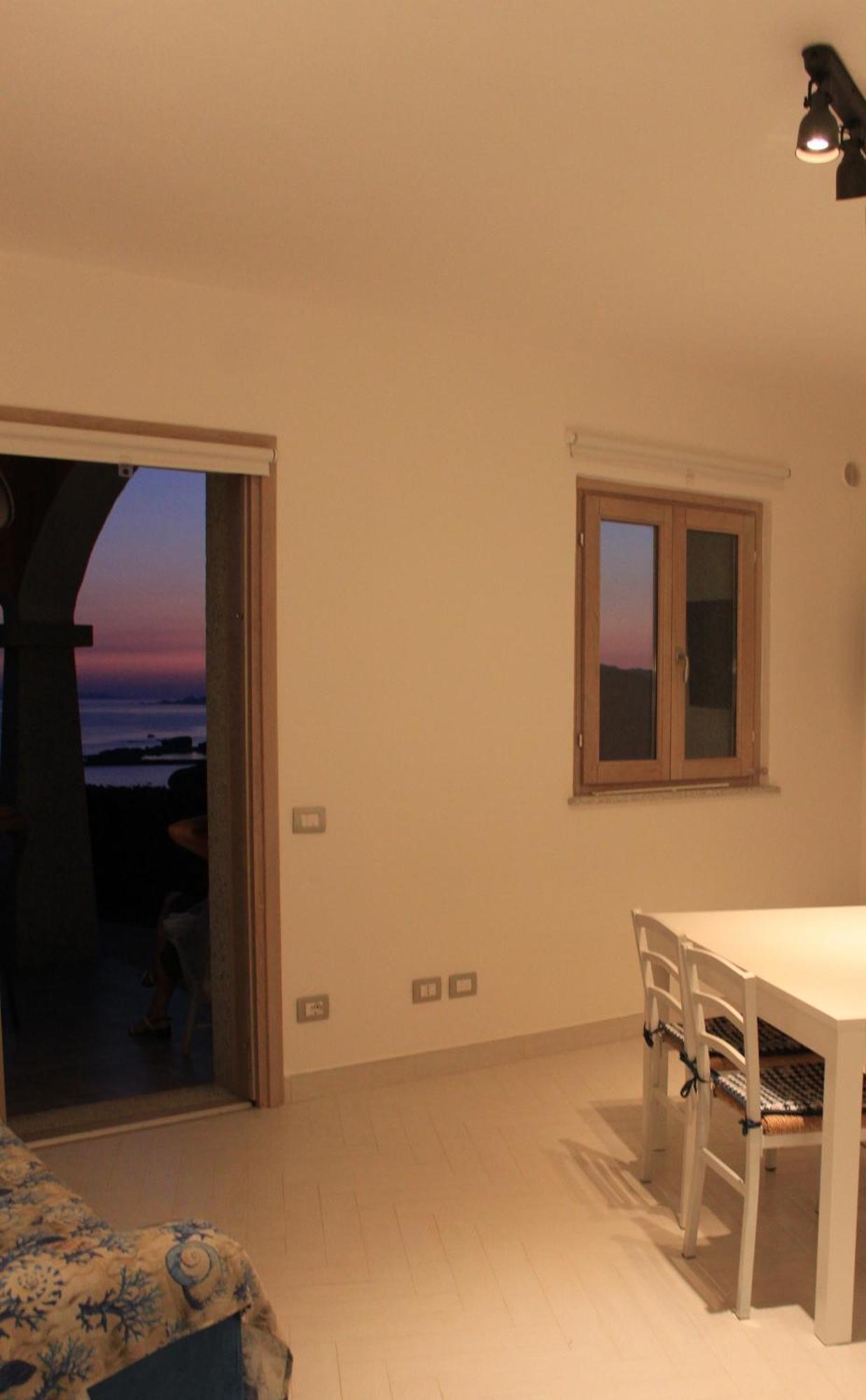 A Punta Tegge Il Mare La Spiaggia Il Tramonto La Maddalena  Dış mekan fotoğraf